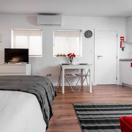 アパート Praca Velha Ii - Estudio No Centro De *