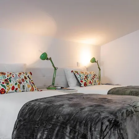 Praça Velha Ii - Estúdio No Centro De Apartamento *